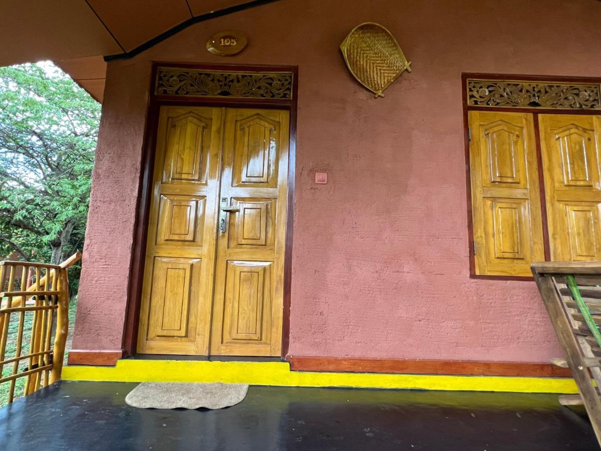 Yala Peace Cottages ティッサマハーラーマ エクステリア 写真